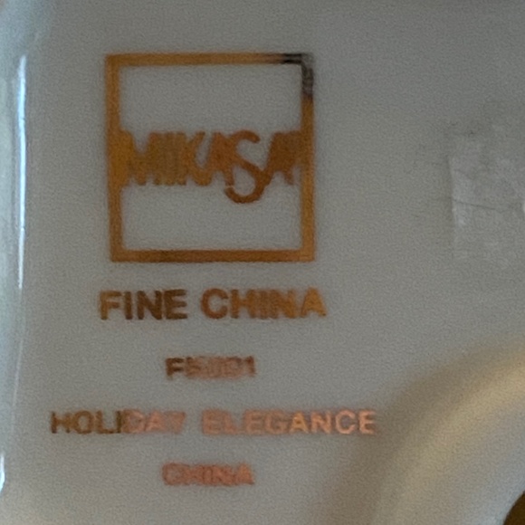 Mikasa fine bone China, retired “holiday elegance” Angel. - Picture 15 of 16